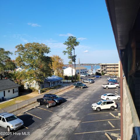 313 Lake Place Condo Drive, Elizabethtown, NC 28337