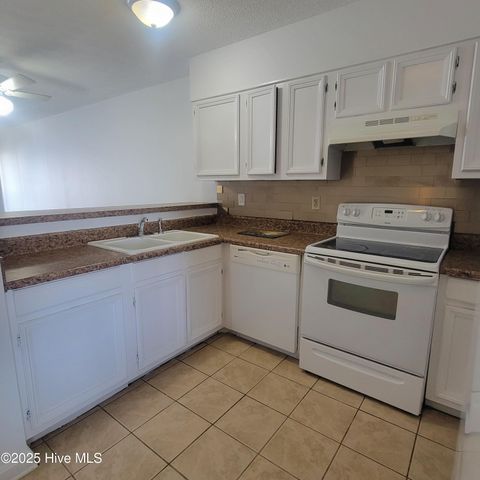 313 Lake Place Condo Drive, Elizabethtown, NC 28337