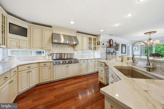 1719 HARBOR DR, Chester, MD 21619