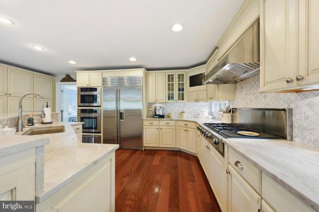 1719 HARBOR DR, Chester, MD 21619