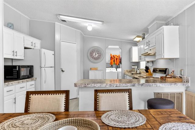 8552 W PEACOCK COURT, Homosassa, FL 34448