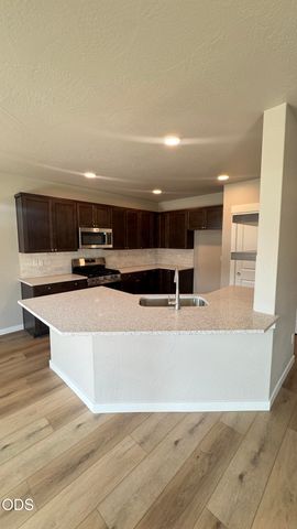 3687 Luchu Street 110, Medford, OR 97504