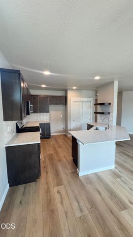 3687 Luchu Street 110, Medford, OR 97504