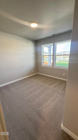 3687 Luchu Street 110, Medford, OR 97504