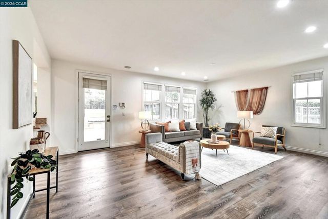 1018 PROMENADE ST., Hercules, CA 94547