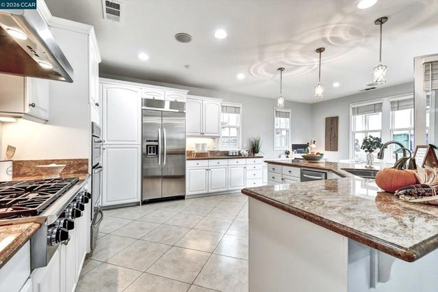 1018 PROMENADE ST., Hercules, CA 94547