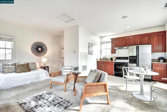 1018 PROMENADE ST., Hercules, CA 94547