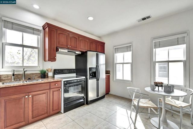 1018 PROMENADE ST., Hercules, CA 94547