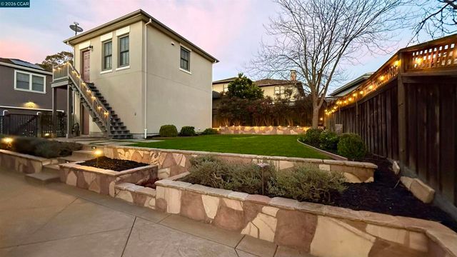 1018 PROMENADE ST., Hercules, CA 94547