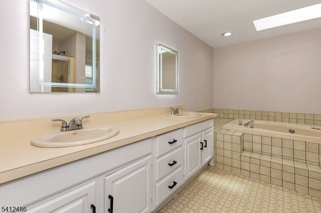 2 Hendrick Pl, Piscataway Twp., NJ 08854