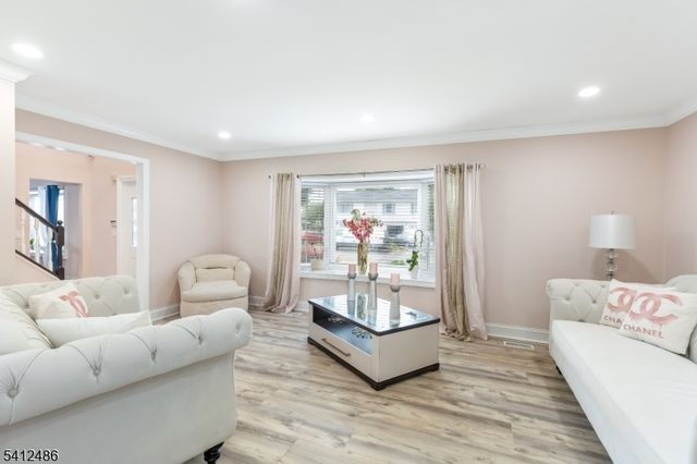 2 Hendrick Pl, Piscataway Twp., NJ 08854