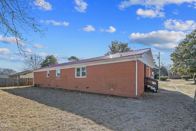 1034 Crayton Circle, Fayetteville, NC 28314