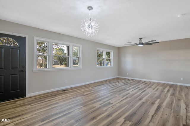 1034 Crayton Circle, Fayetteville, NC 28314