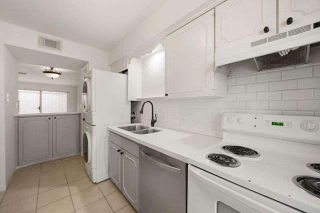 2312 Winrock Boulevard 171, Houston, TX 77057