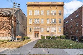 590 Parkview #201 Drive, Detroit, MI 48214