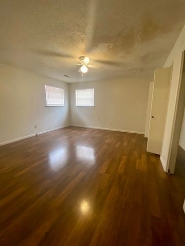 1702 Kimbrough Street B, Springdale, AR 72762