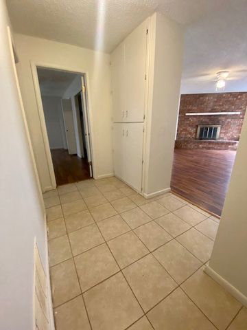 1702 Kimbrough Street B, Springdale, AR 72762