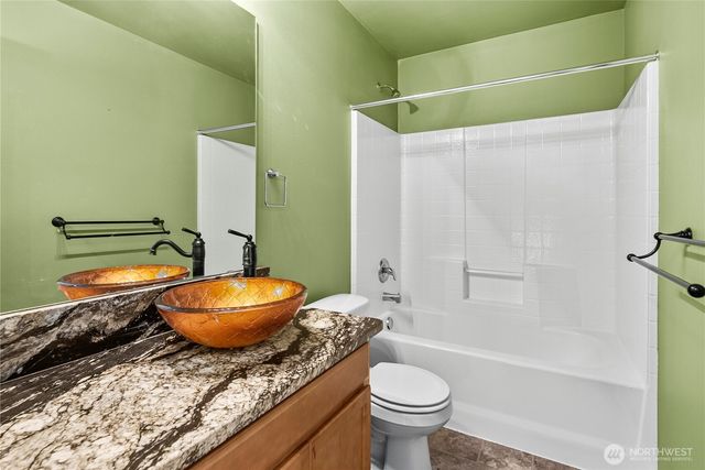 16216 23rd St E, Lake Tapps, WA 98391