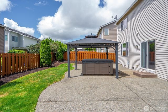 16216 23rd St E, Lake Tapps, WA 98391
