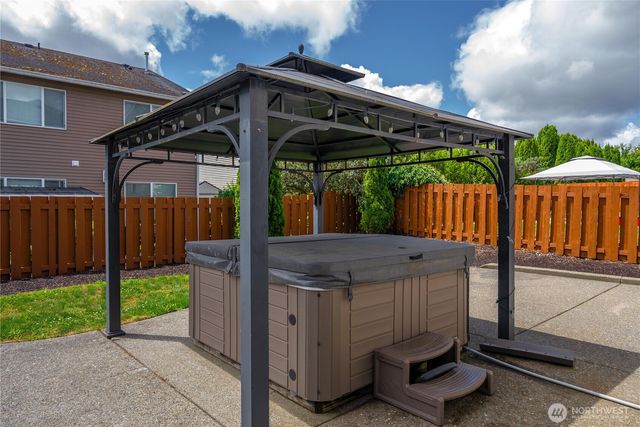 16216 23rd St E, Lake Tapps, WA 98391