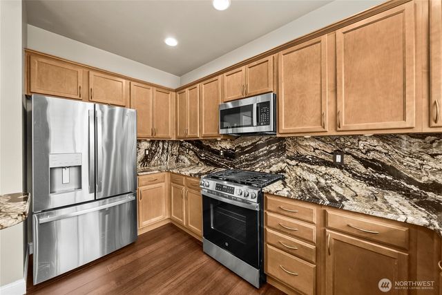 16216 23rd St E, Lake Tapps, WA 98391
