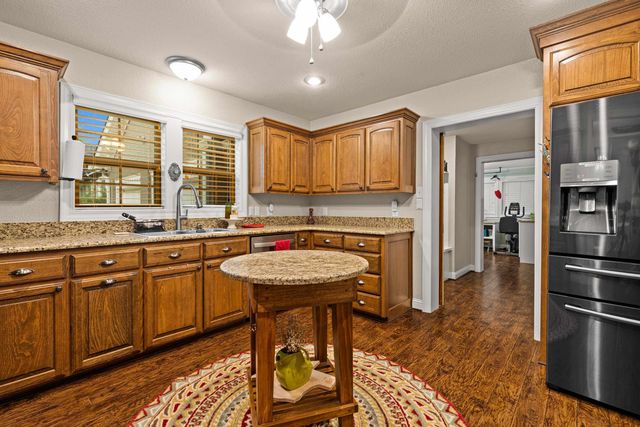 111 Washington Place N, Marshall, TX 75670