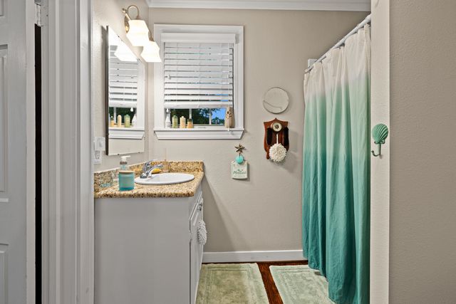 111 Washington Place N, Marshall, TX 75670