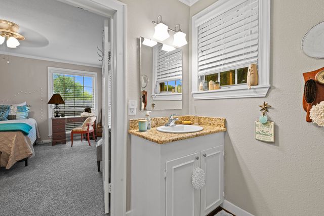 111 Washington Place N, Marshall, TX 75670