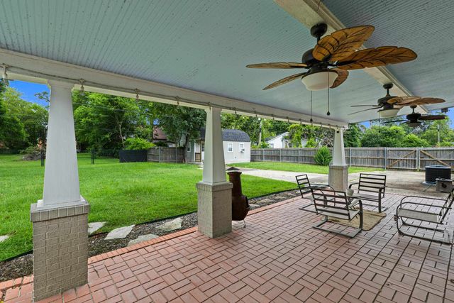 111 Washington Place N, Marshall, TX 75670