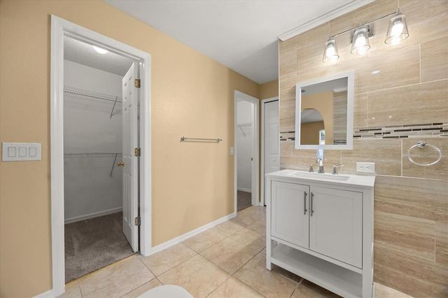 2725 WHITE MAGNOLIA LOOP, Clermont, FL 34711