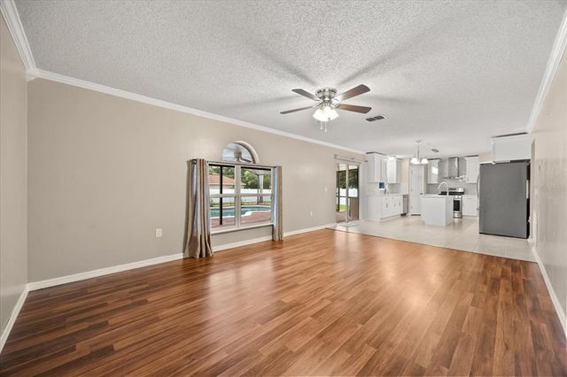 2725 WHITE MAGNOLIA LOOP, Clermont, FL 34711