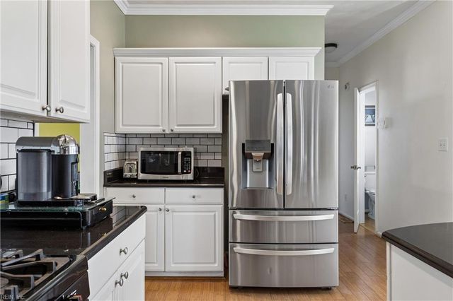 828 Essex Park DR, Hampton, VA 23669