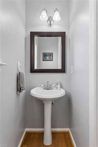 828 Essex Park DR, Hampton, VA 23669