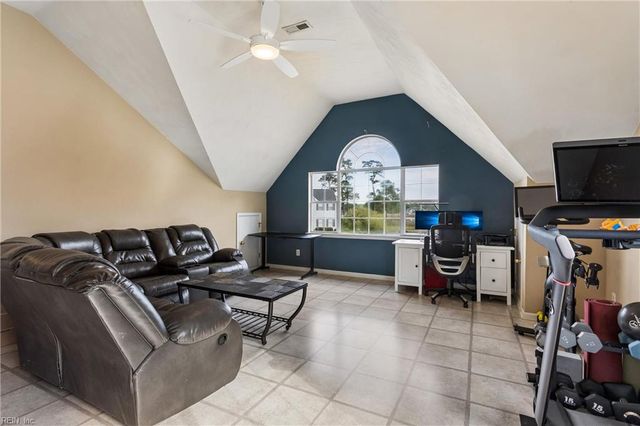 828 Essex Park DR, Hampton, VA 23669