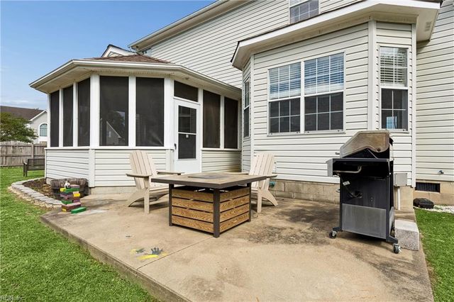 828 Essex Park DR, Hampton, VA 23669