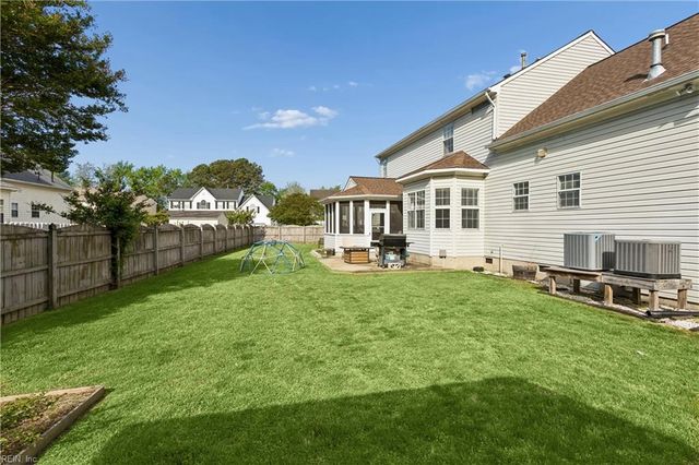 828 Essex Park DR, Hampton, VA 23669