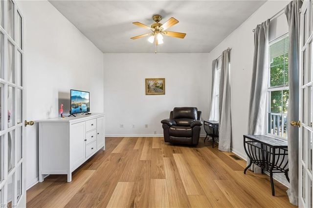 828 Essex Park DR, Hampton, VA 23669