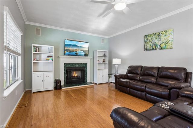 828 Essex Park DR, Hampton, VA 23669