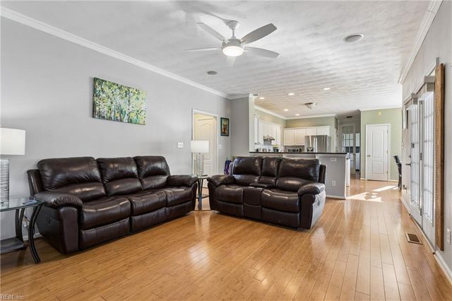 828 Essex Park DR, Hampton, VA 23669