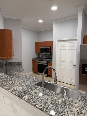 2927 SW 18th Ter, Fort Lauderdale, FL 33315