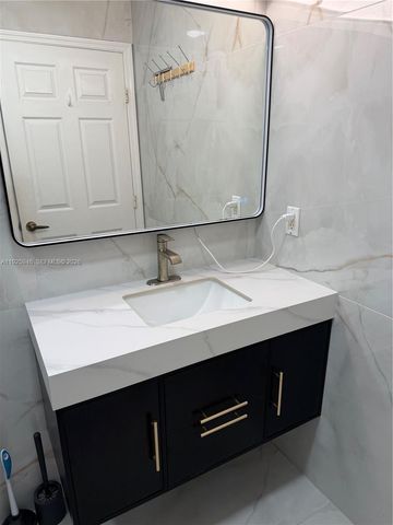 2927 SW 18th Ter, Fort Lauderdale, FL 33315