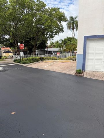 2927 SW 18th Ter, Fort Lauderdale, FL 33315