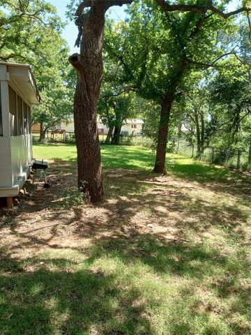 1005 Gary Street, Bridgeport, TX 76426