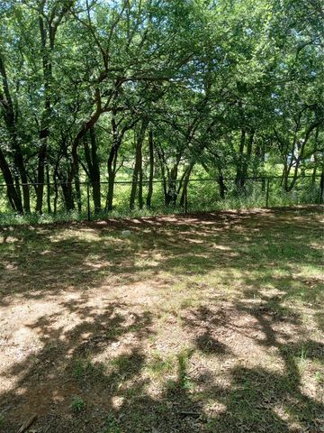 1005 Gary Street, Bridgeport, TX 76426