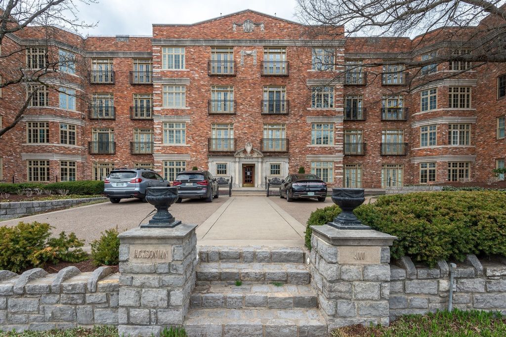 4000 West End Ave Apt 101, Nashville, TN 37205