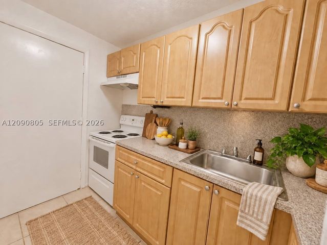 9760 SW 184th St 3D, Cutler Bay, FL 33157