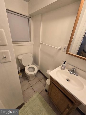 1319 E ST NE, Washington, DC 20002