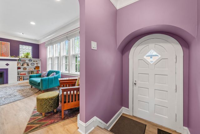 6628 N Onarga Avenue, Chicago, IL 60631