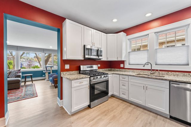 6628 N Onarga Avenue, Chicago, IL 60631