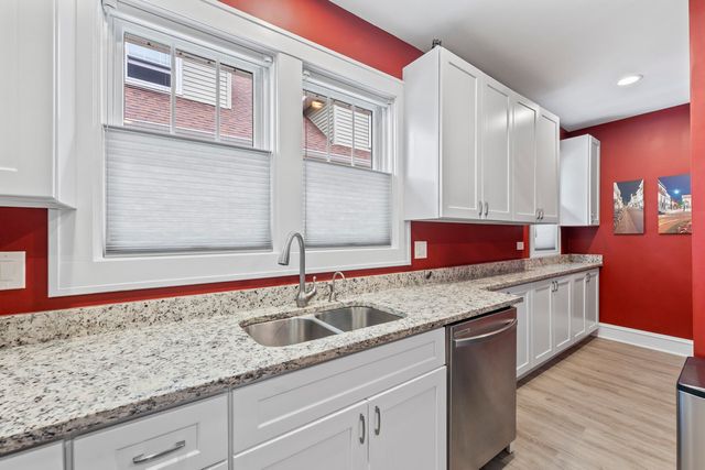 6628 N Onarga Avenue, Chicago, IL 60631